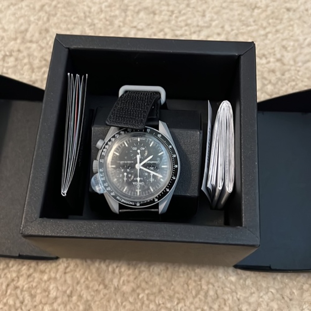 Omega x Swatch Mission to the Moon Bioceramic Moonwatch Brand New - Picture 2 of 5
